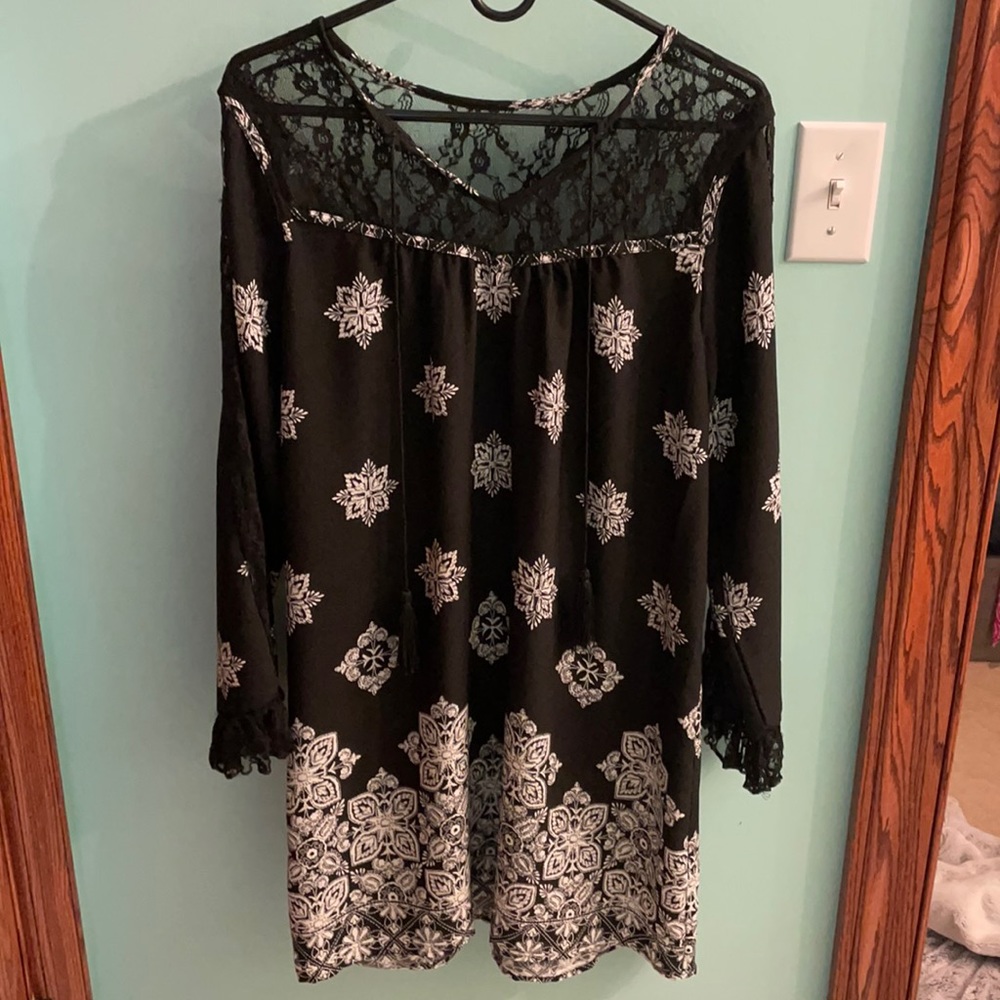 Venus black lace dress